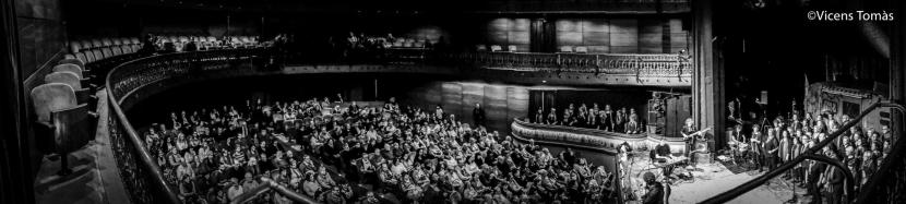 El teatre Romea vibra amb el grup Gospel 4 Cors