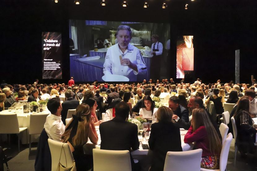 A punt per sopar a la Gran nit solidària al Liceu